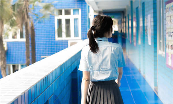 站前如何找到一个可以帮助我生孩子的女人？